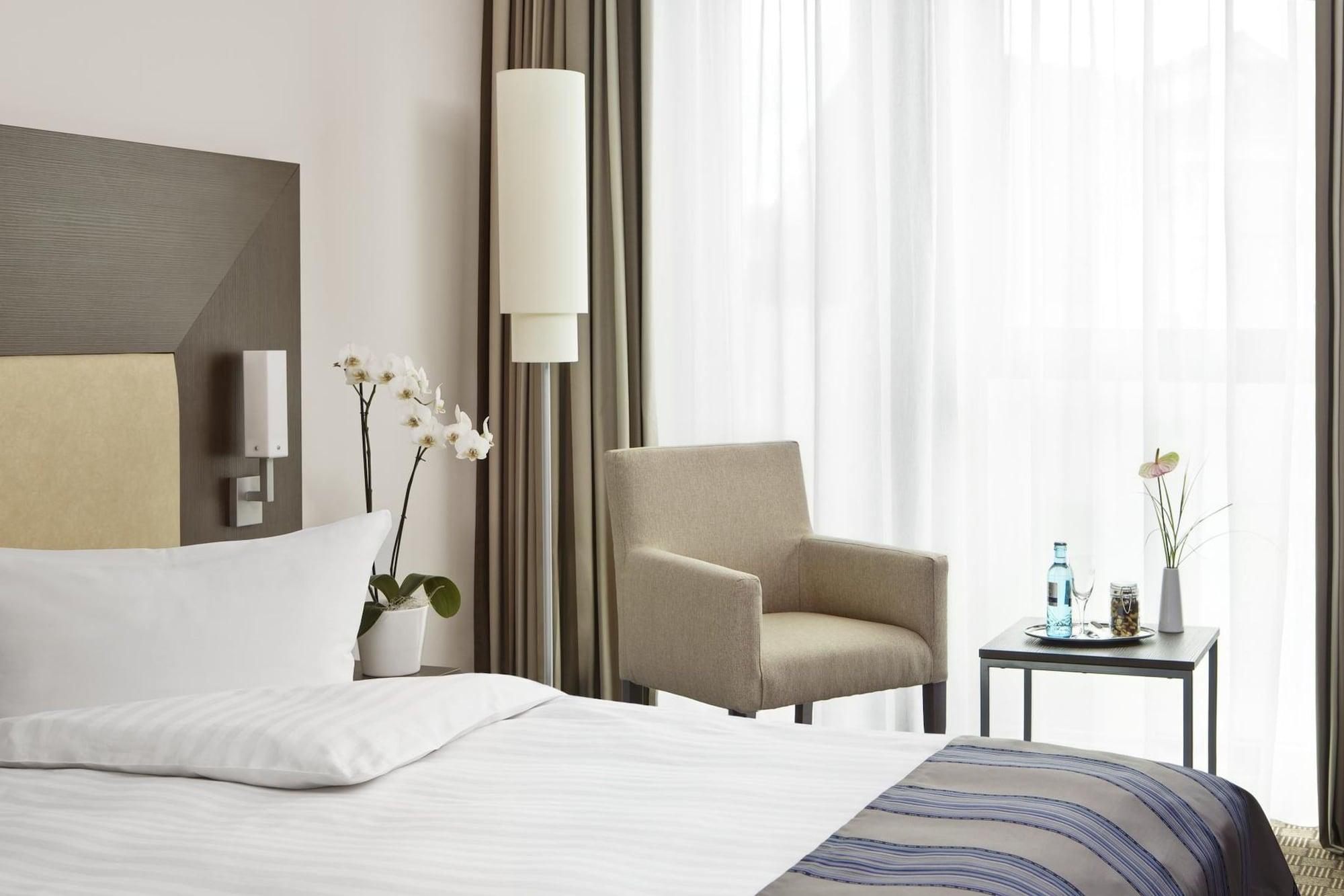 Hotel Intercityhotel Dammtor-messe 4*