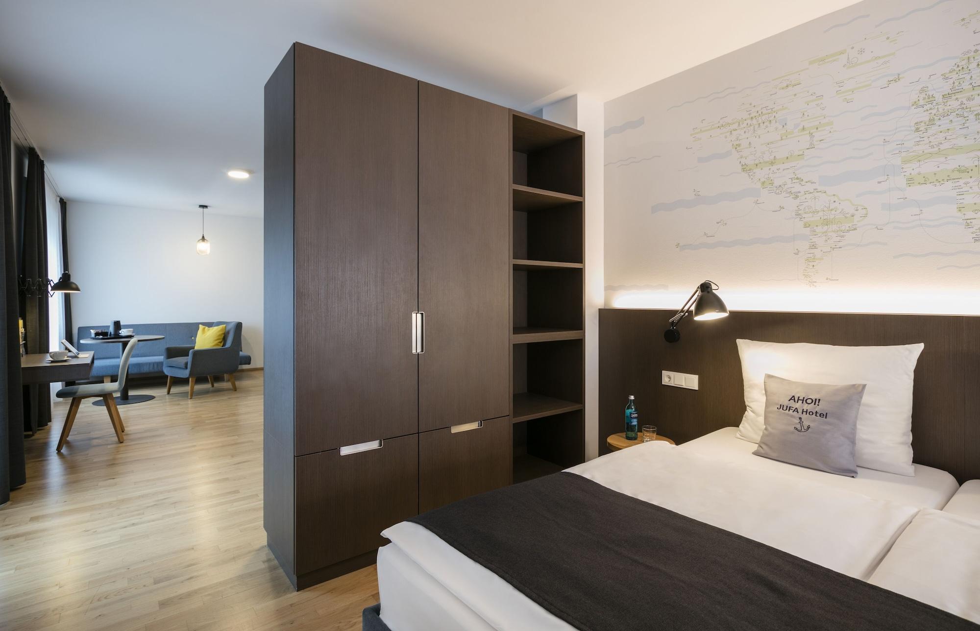 Hotel Jufa Hafencity 4*