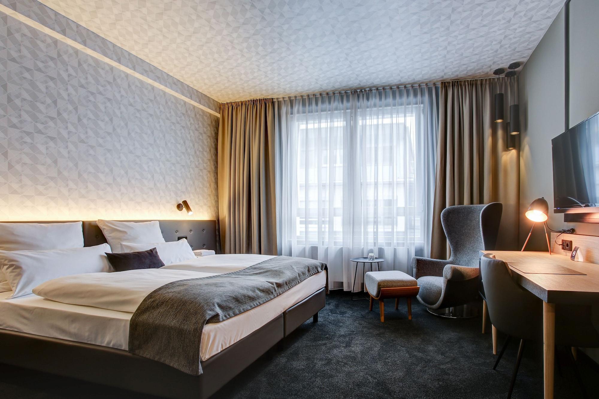 Boutique 125 Airport By Ina