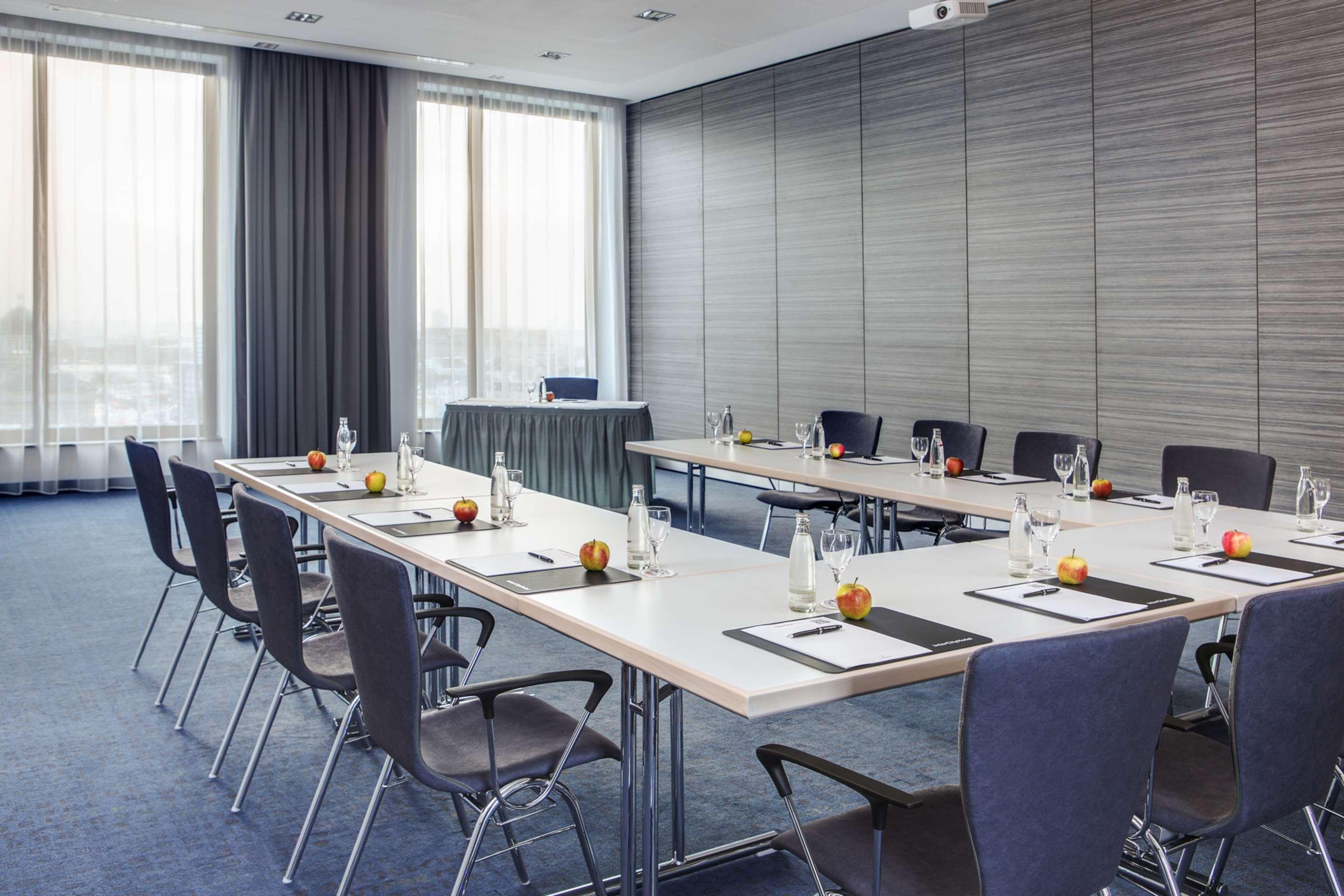 Hotel Intercityhotel Dammtor-messe 4*