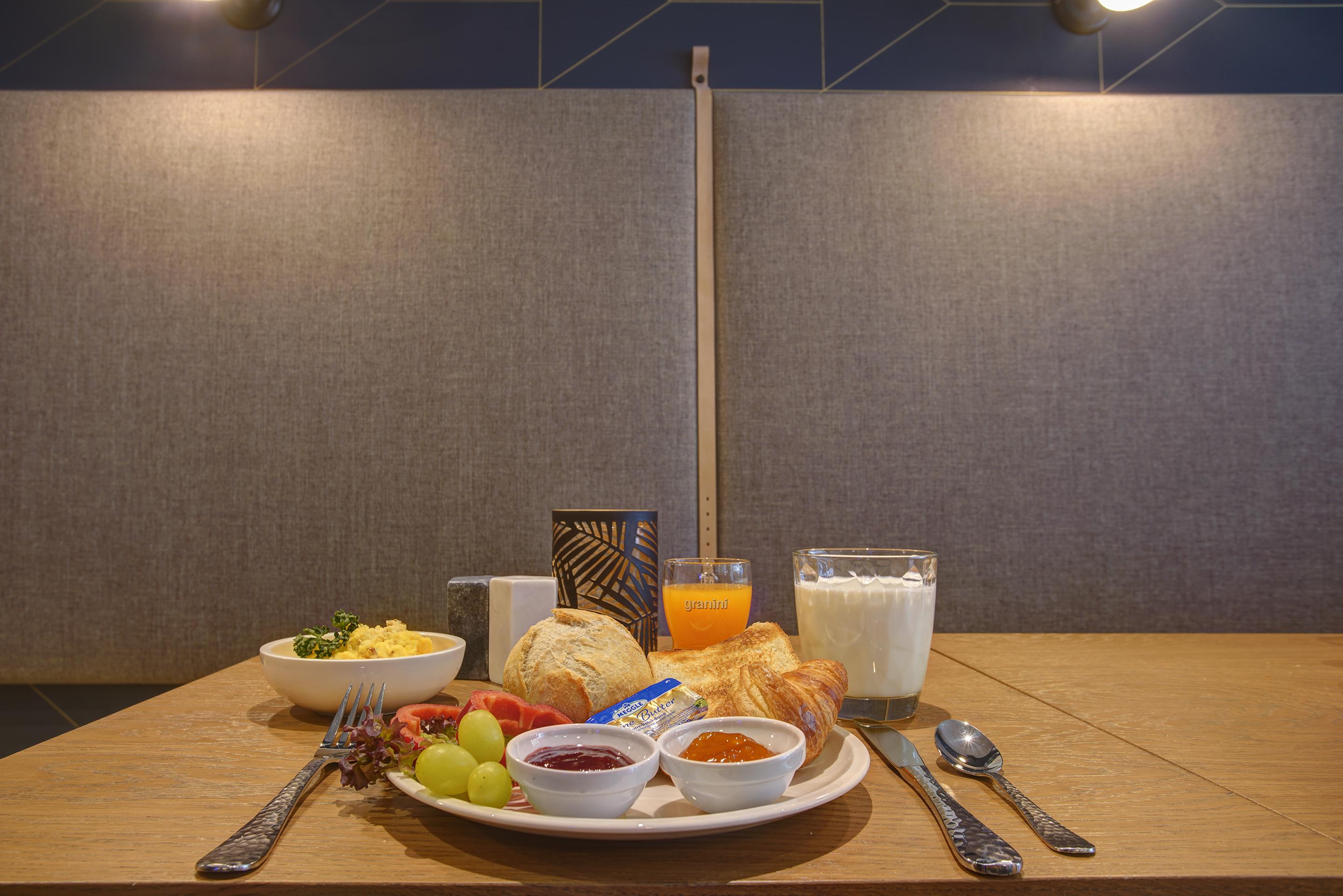 Hotel Boutique 125 Airport By Ina 4*