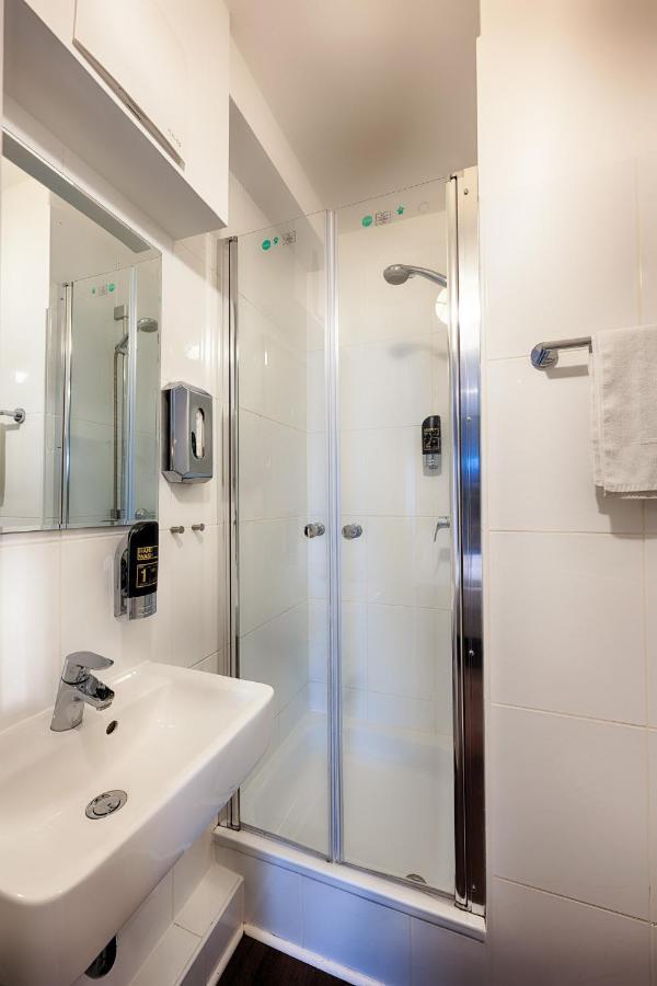 Hotel West 3*