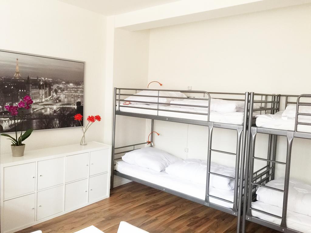 Mac Hostel *
