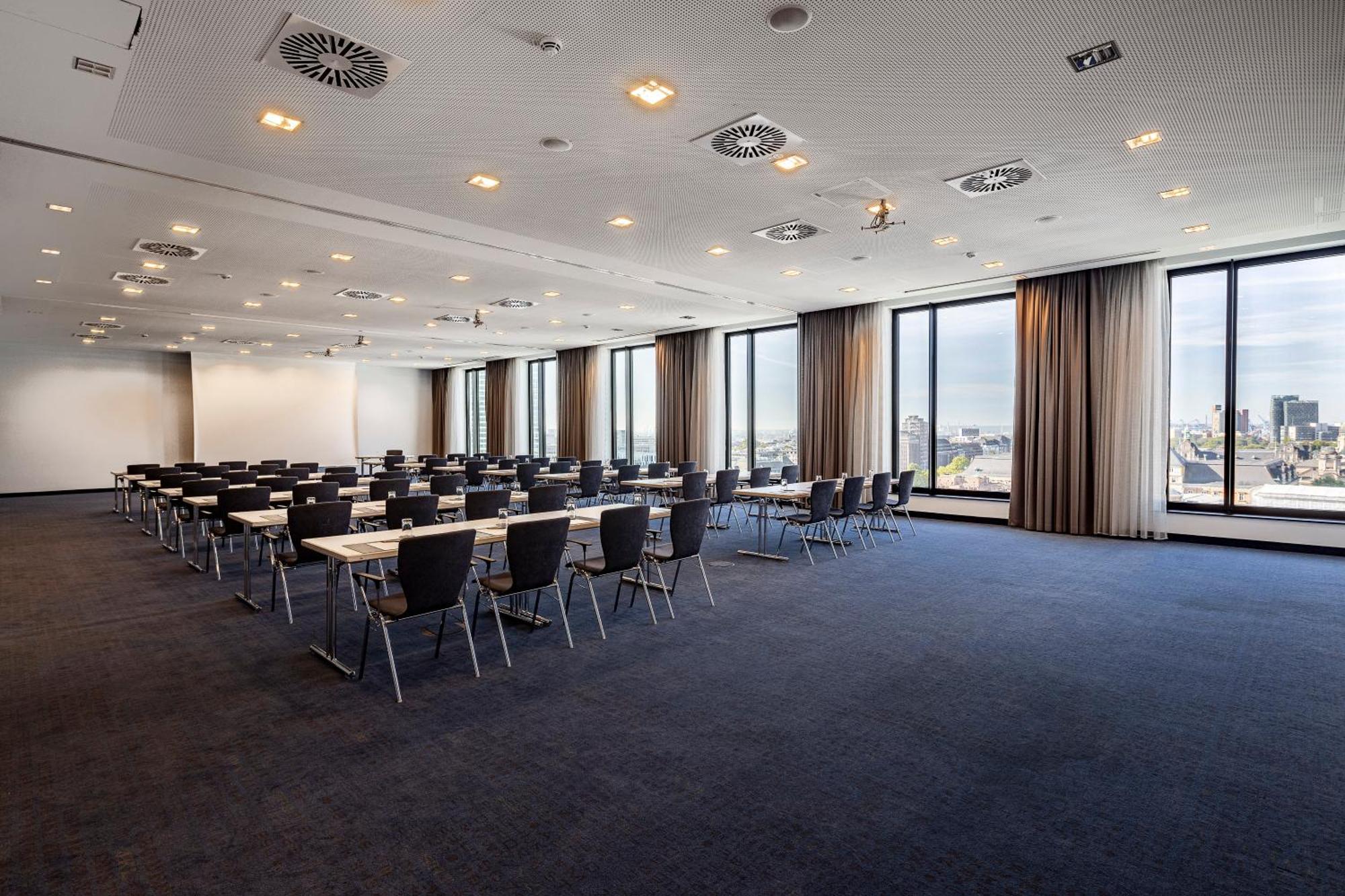 Intercityhotel Dammtor-messe Hotel 4*