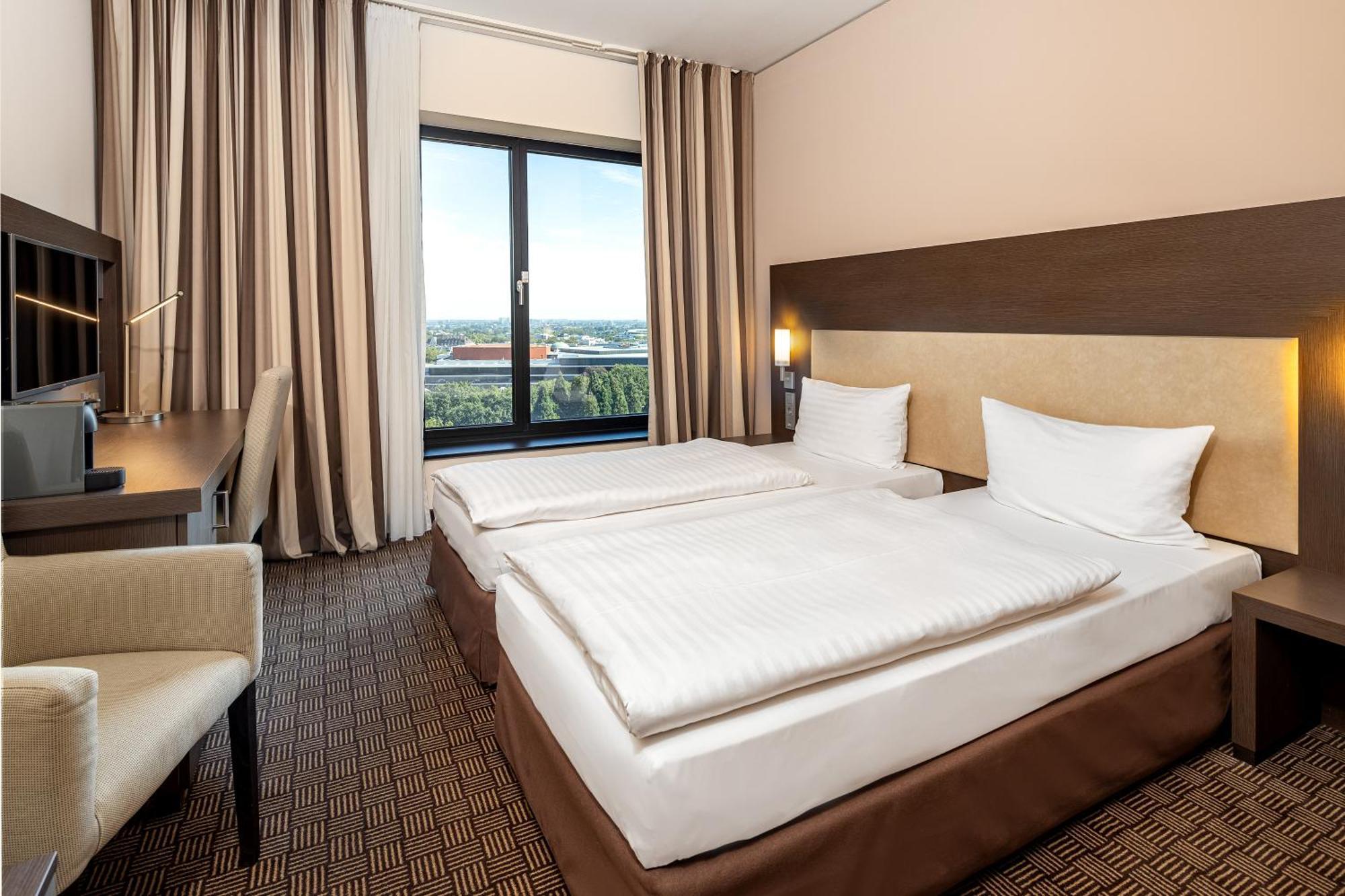 Intercityhotel Dammtor-messe 4*