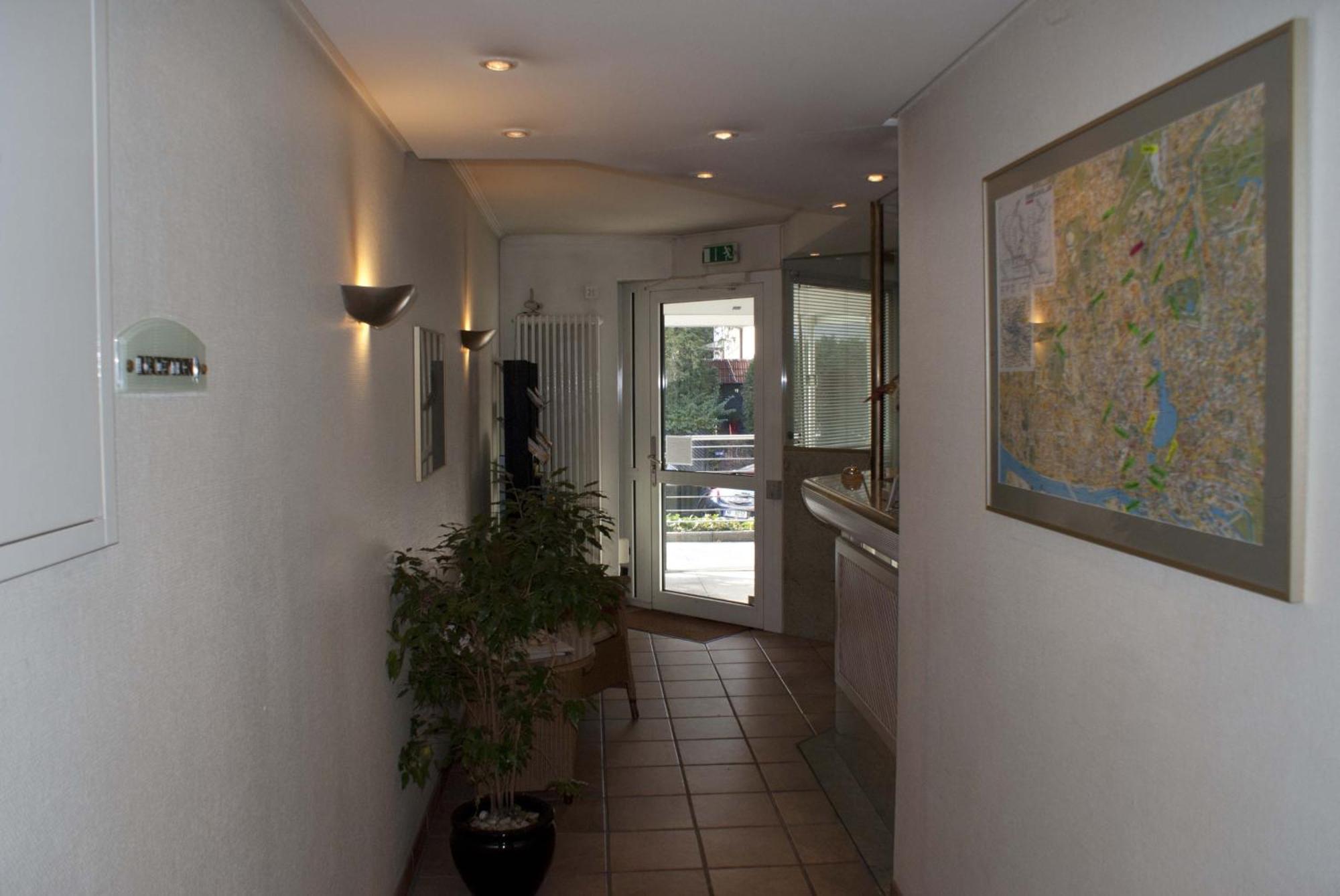 Hotel Entree Gross Borstel Garni 3*
