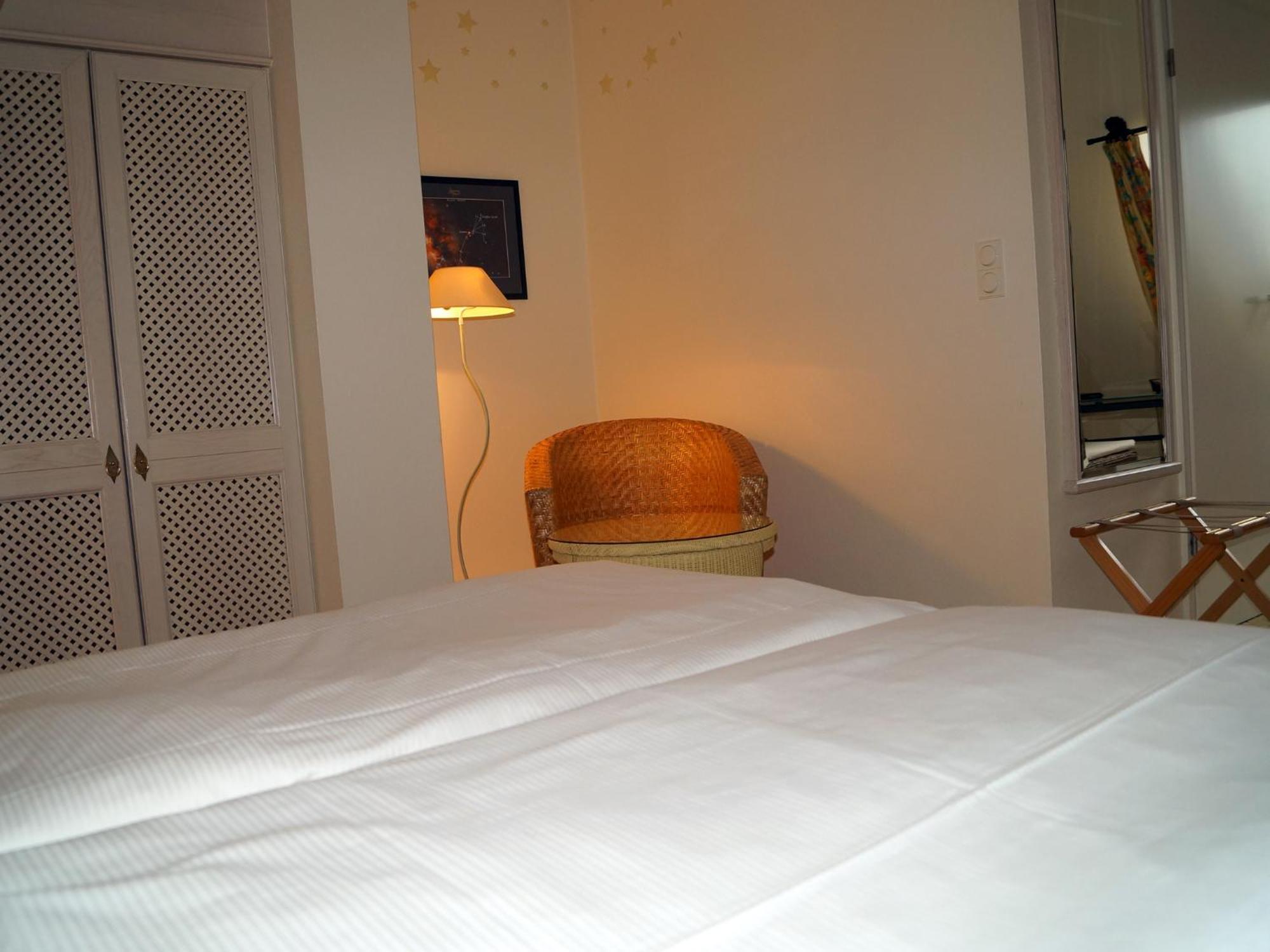 Hotel Entree Gross Borstel Garni 3*
