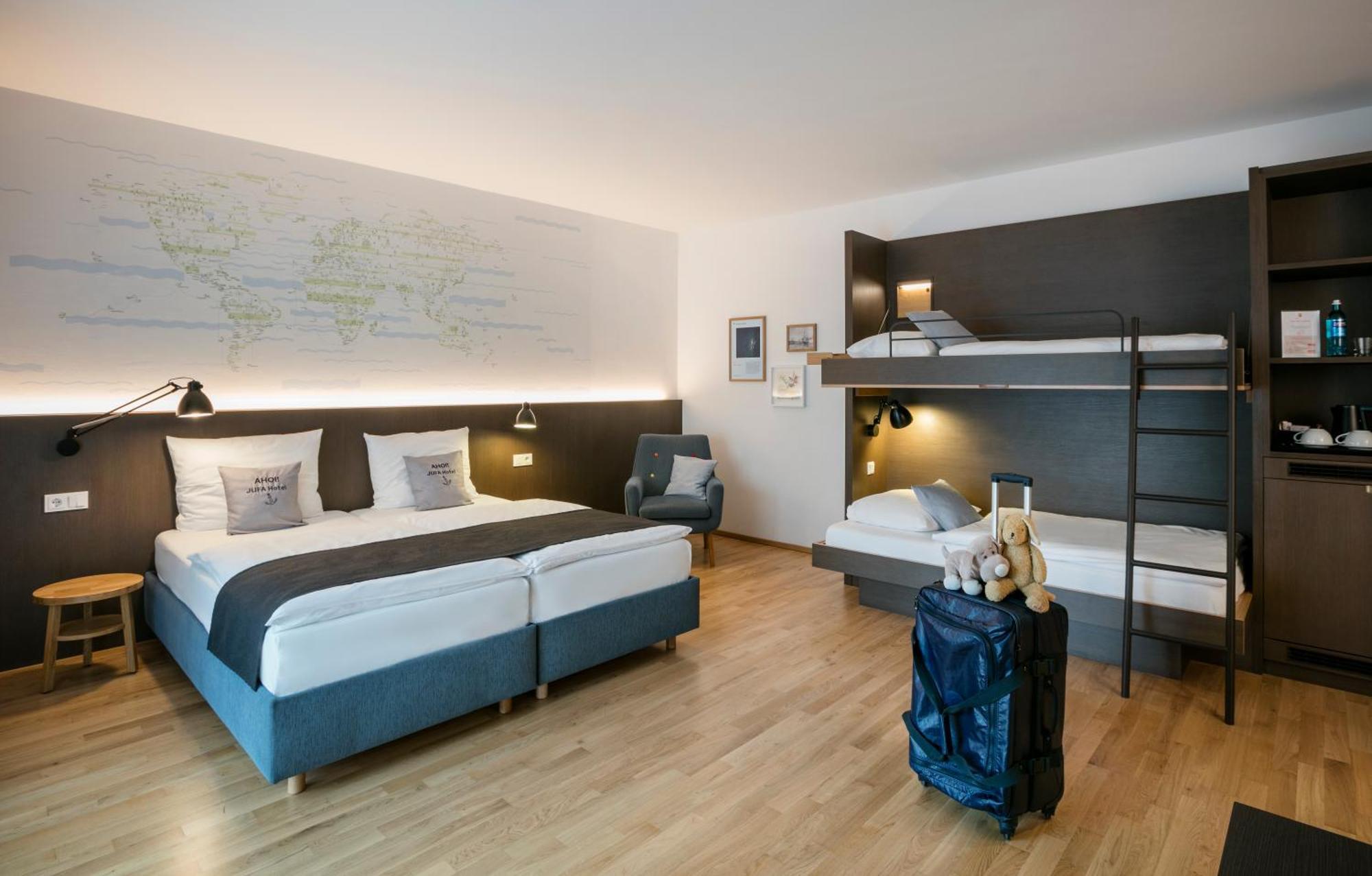 Jufa Hafencity 4*