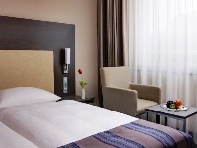 Hotel Intercityhotel Dammtor-messe 4*