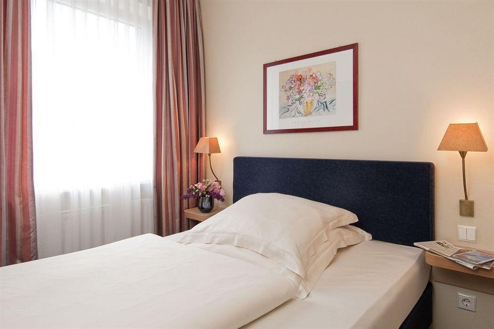 Hotel Central Hamburg 2*
