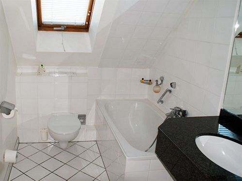 Hotel Entree Gross Borstel Garni 3*