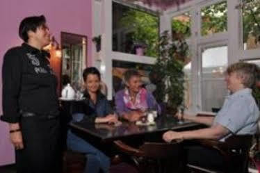Frauenhotel Hanseatin - Women Only 2*