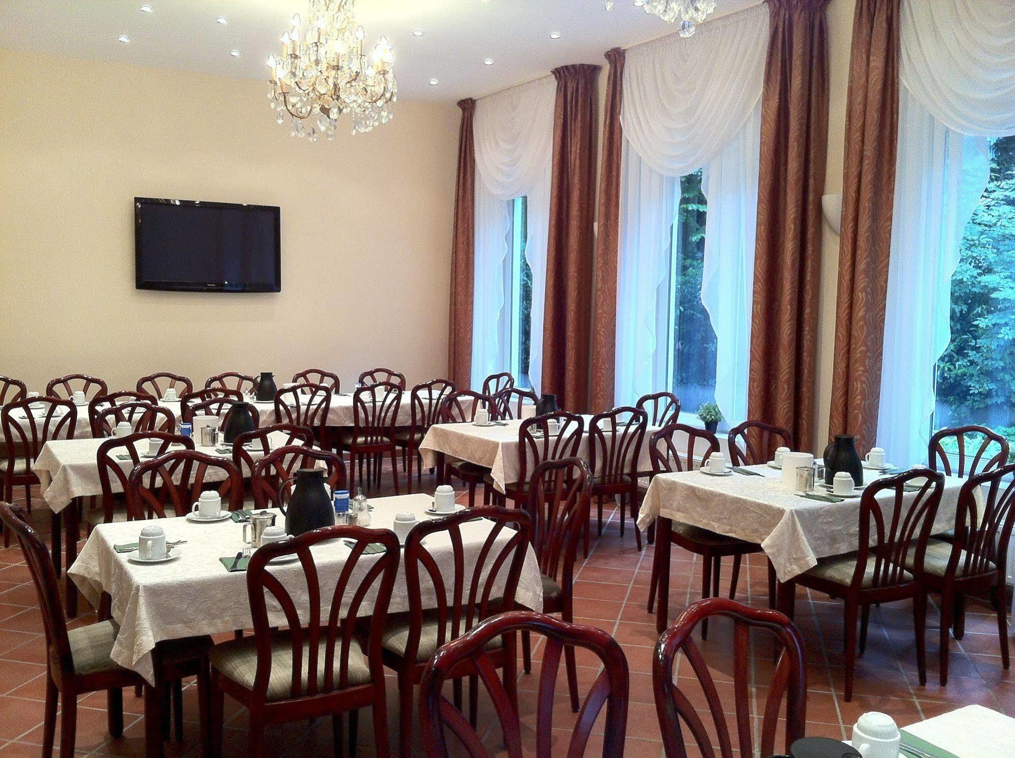 Hotel STORY Hamburg 2*
