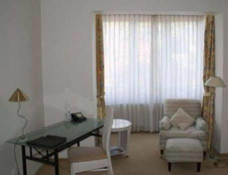 Hotel Entree Gross Borstel Garni 3*