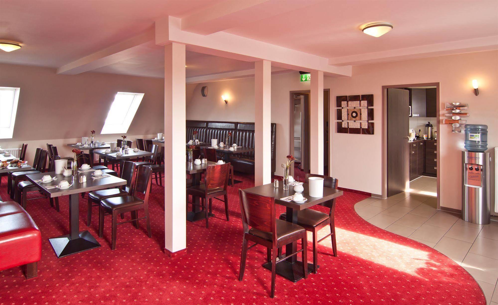 Savoy Hotel 3*
