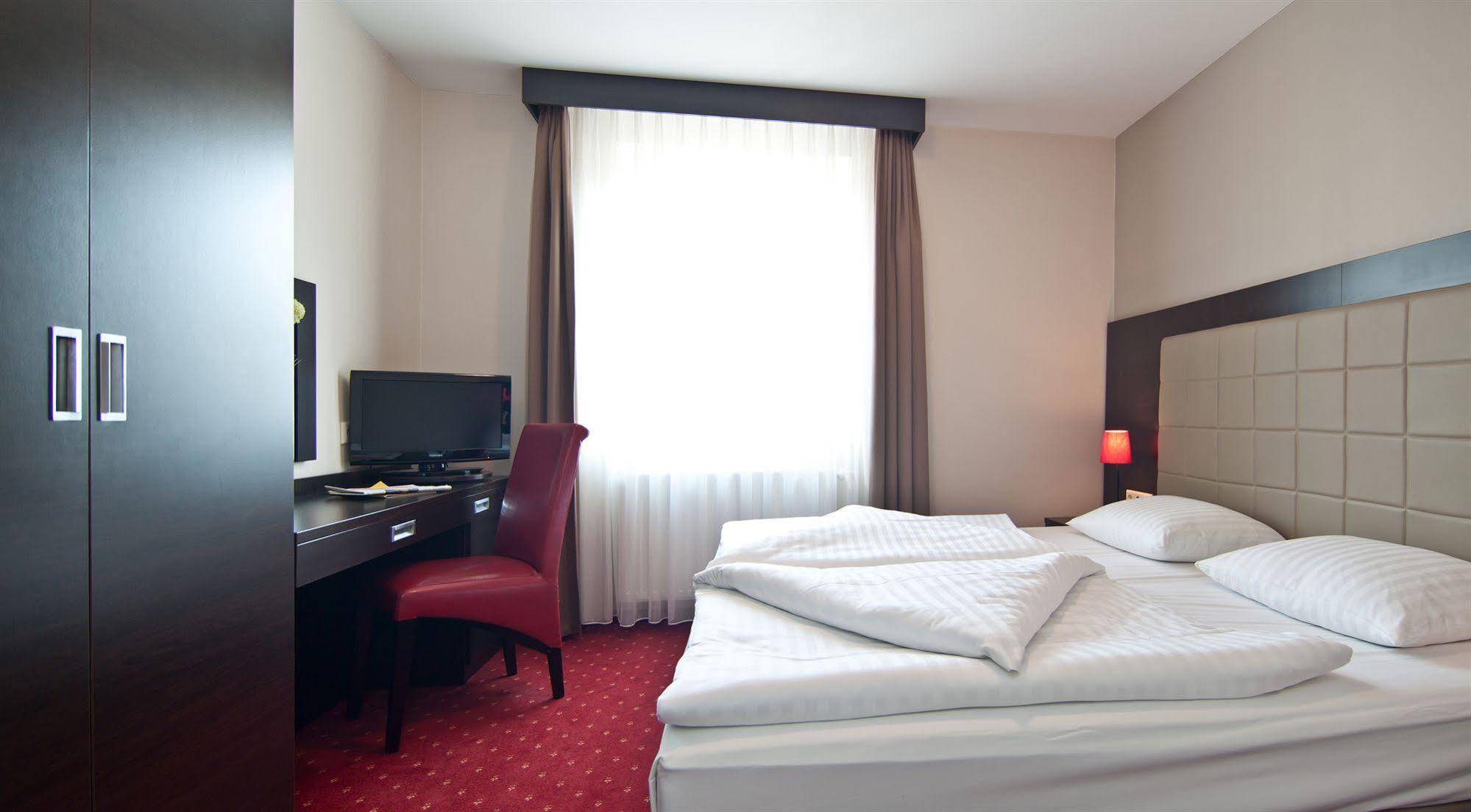 Savoy 3*