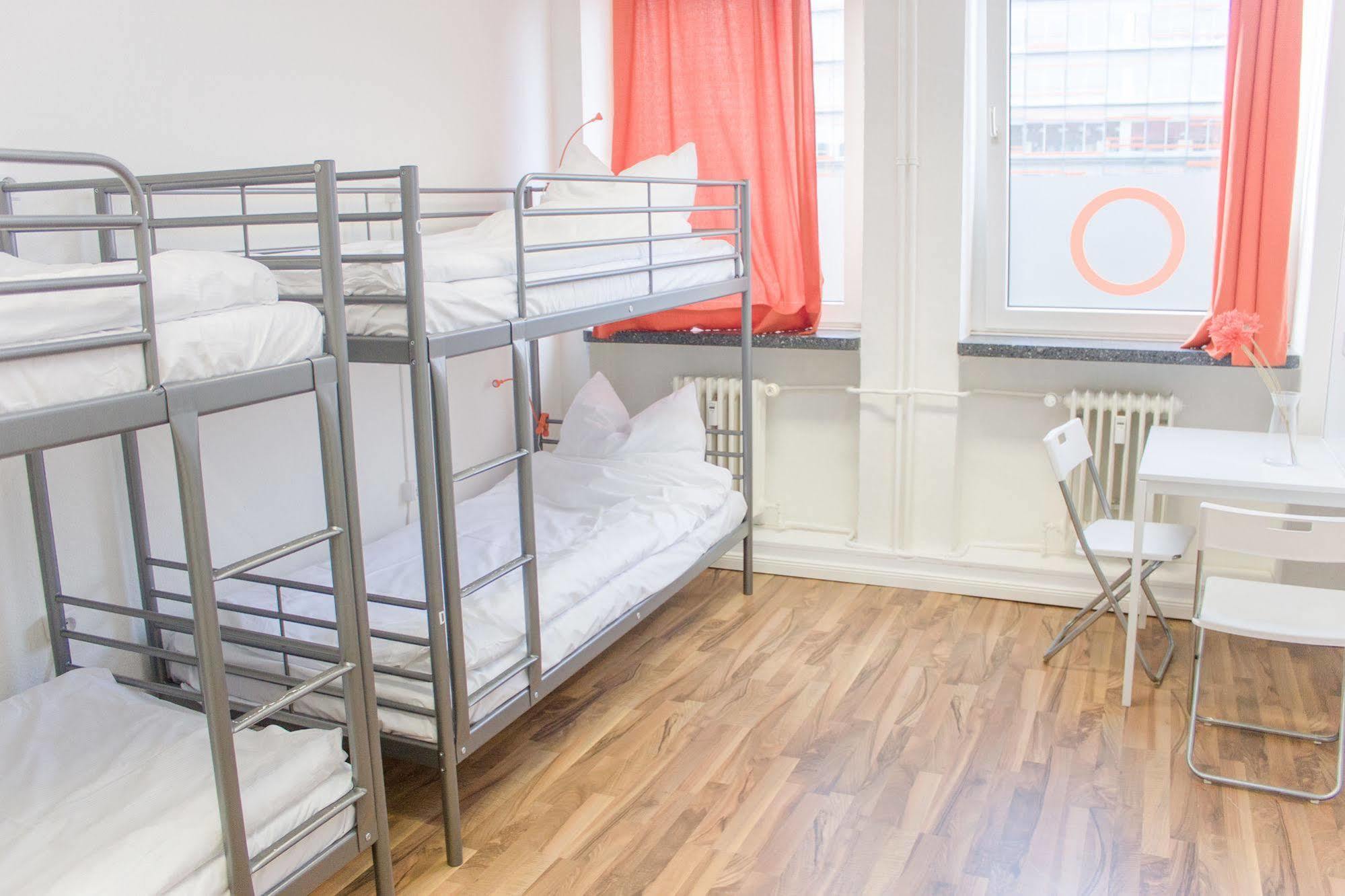 Hostel Mac *