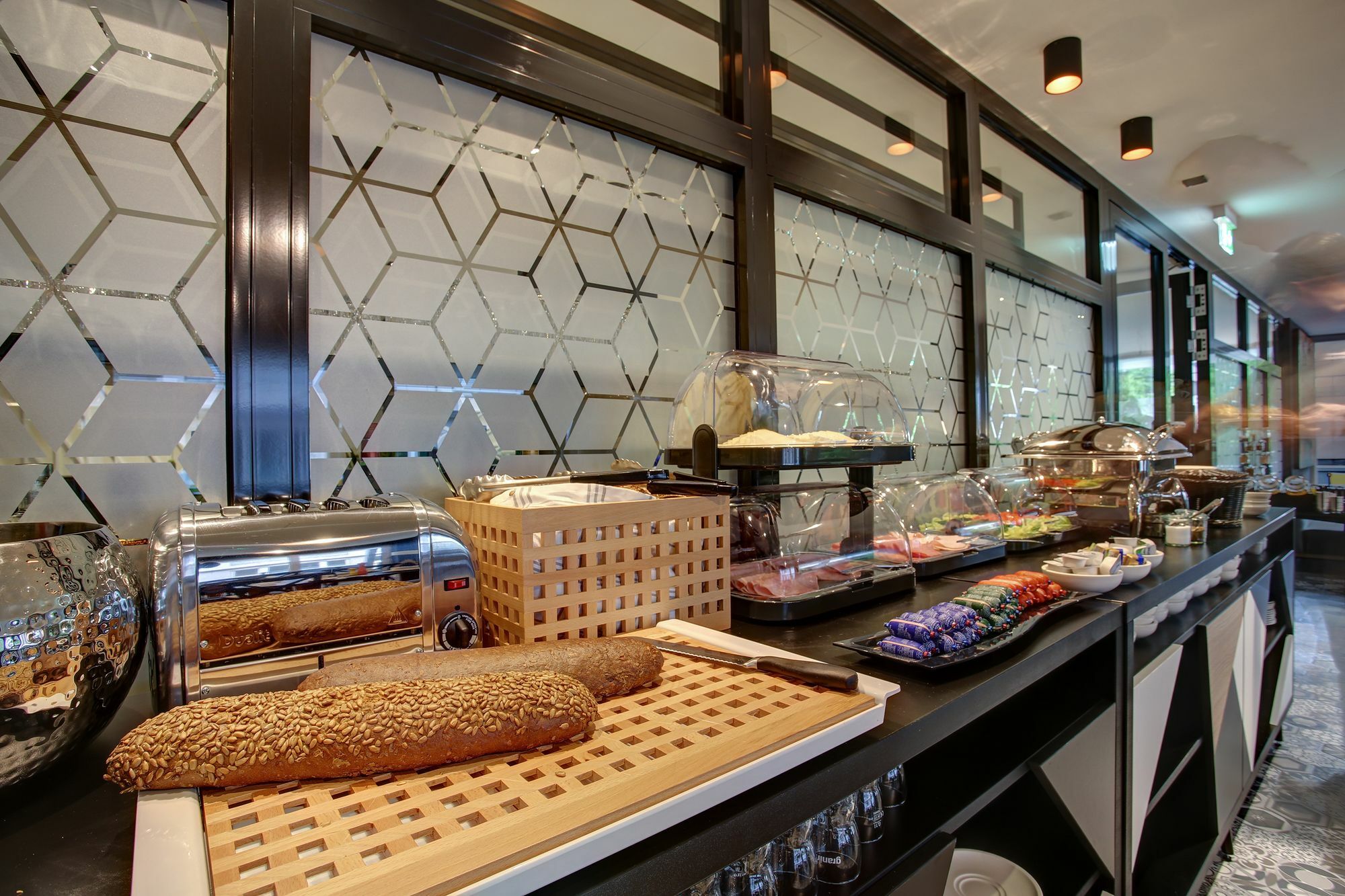 Boutique 125 Airport By Ina Hotel