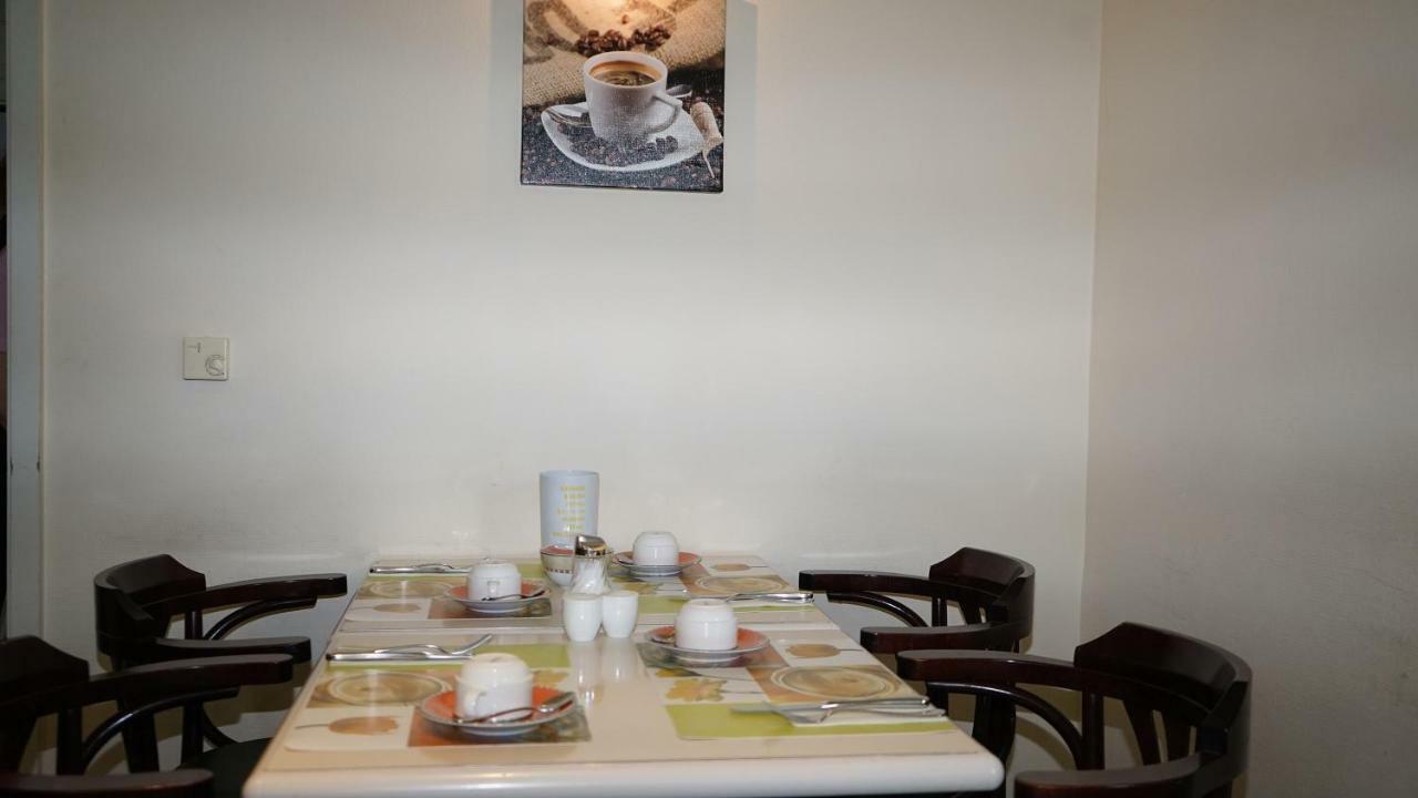 Entree Gross Borstel Garni Hotel 3*